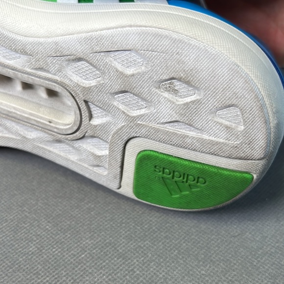 Stella McCartney adidas sneaker. Slightly worn. Size 8. - Picture 11 of 12